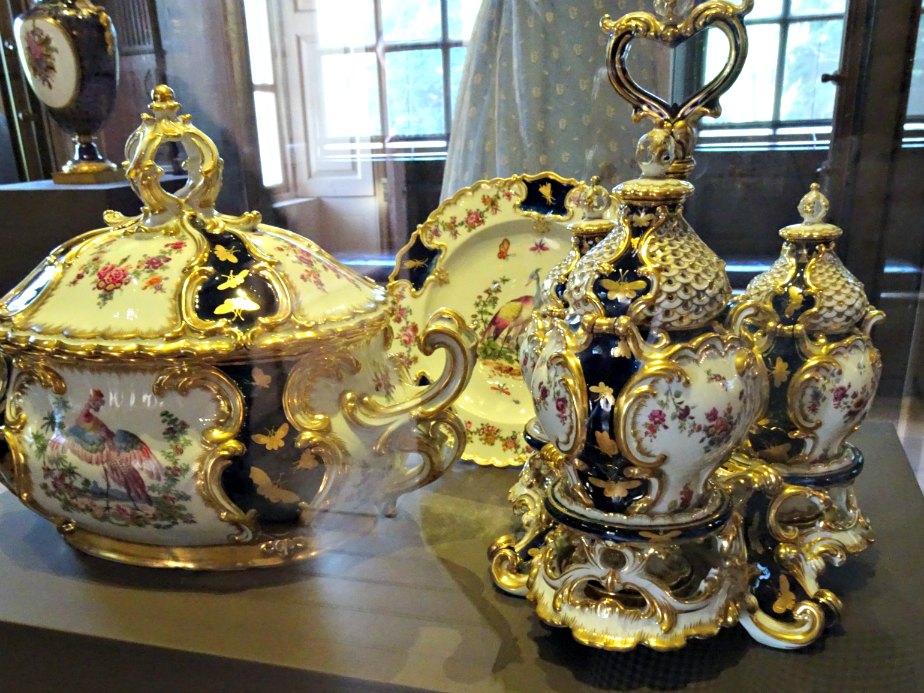 Porcelain and Gold Tableware at Kew Palace