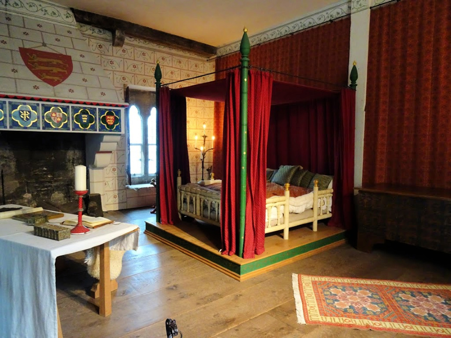 Edward l's Bedchamber in St Thomas's Tower