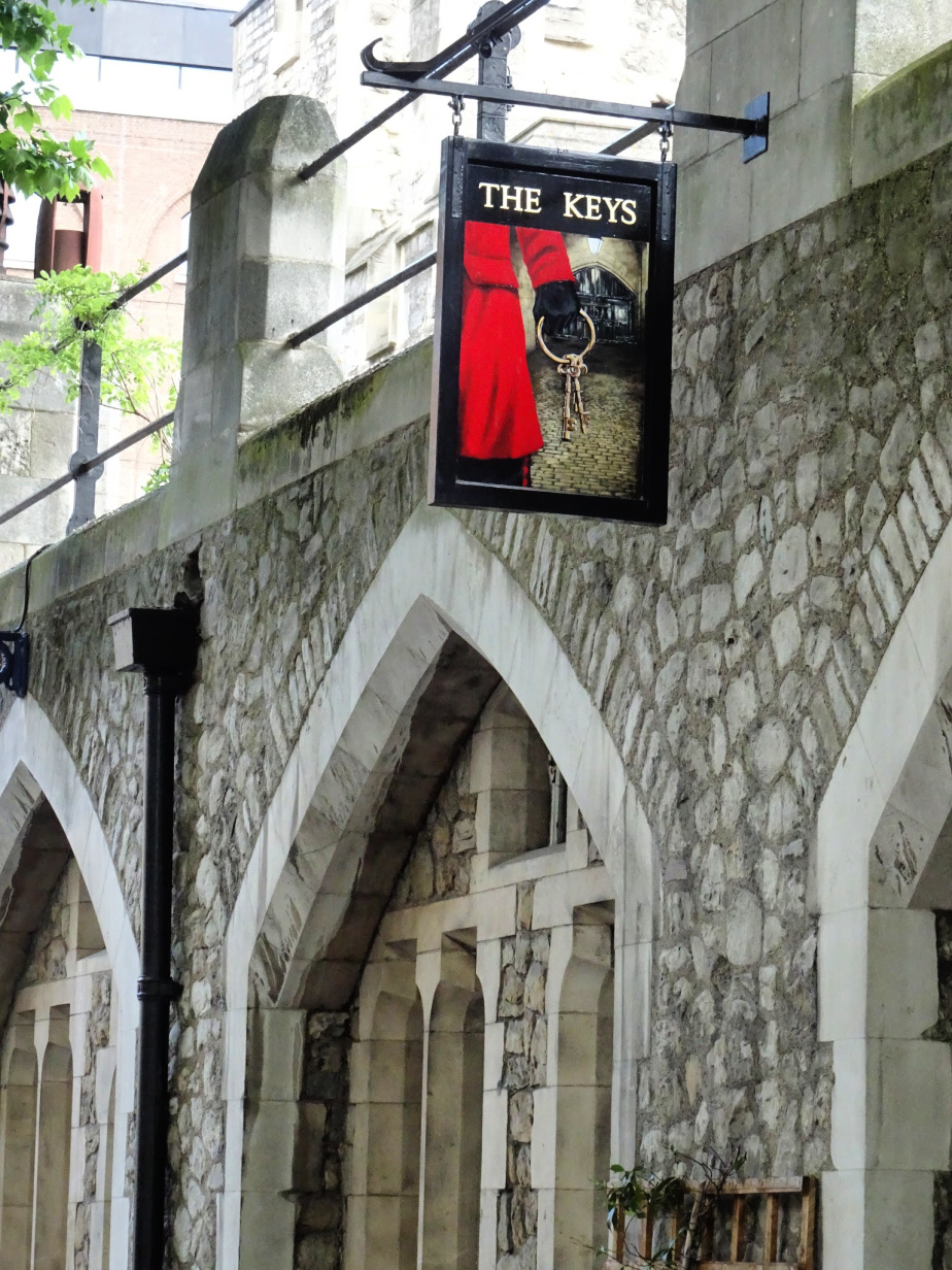 The Keys, The Yeoman Warder's Pub at The Tower