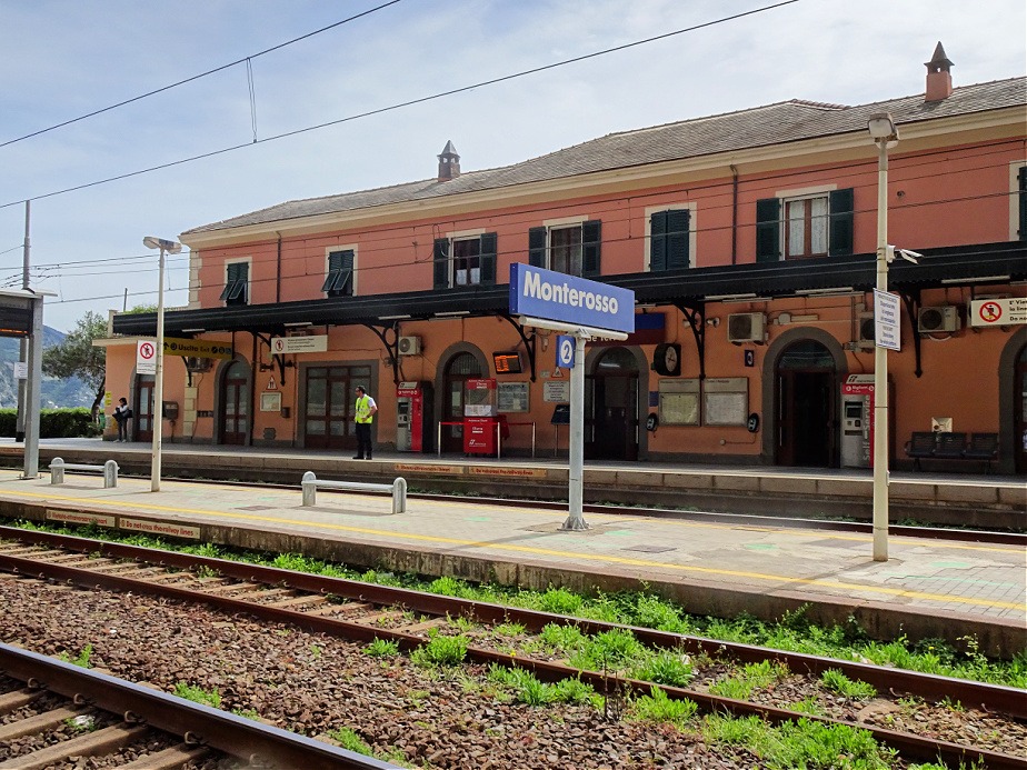 Monterosso Station, Cinque Terre