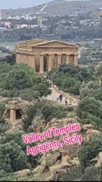 Went on an excursion through the centre of Sicily to the Valley of the Temples in Agrigento near the south coast, then remains of Greek Temples built on the 5th century BC! Then we went down to the coast to look at Scala dei Turchi, the natural formation of step like ridges in the rock. Ottomans Turks found shelter here, giving it the name.#valleyofthetemples #agrigento #agrigentosicily #scaladeiturchi #Sicily #solotravel #solotrip #seetheworldthroughmyeyes #neverstopexploring #seeeverythingdoeverything